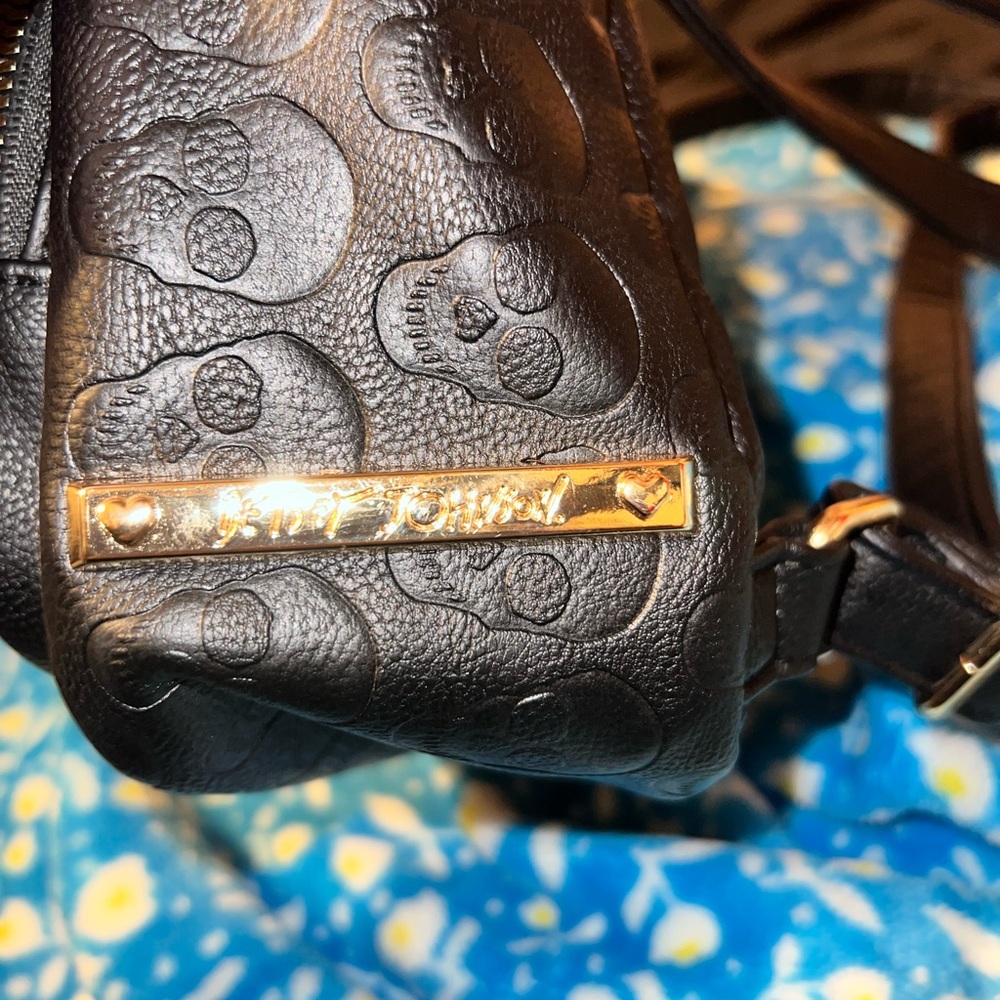 Betsey Johnson mini backpack with skulls and puppy - Picture 3 of 10